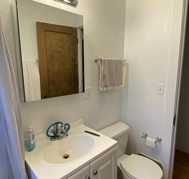 2016 W Berwyn Ave #1B — Photo 4