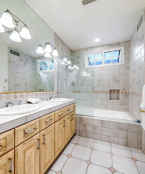 4063 Benedict Canyon Dr — Photo 34