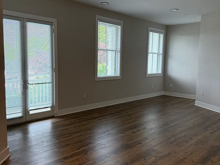 216 S Division St #106 — Photo 4