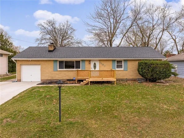 1701 NE 76th St, Gladstone, MO 64118