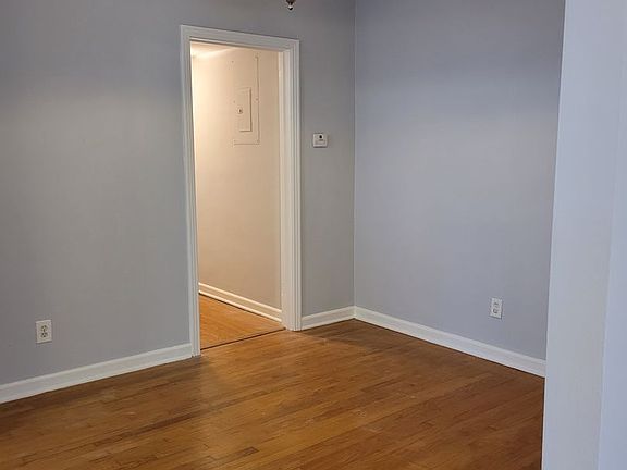 3rd image of 3018 Oak St #81876942D