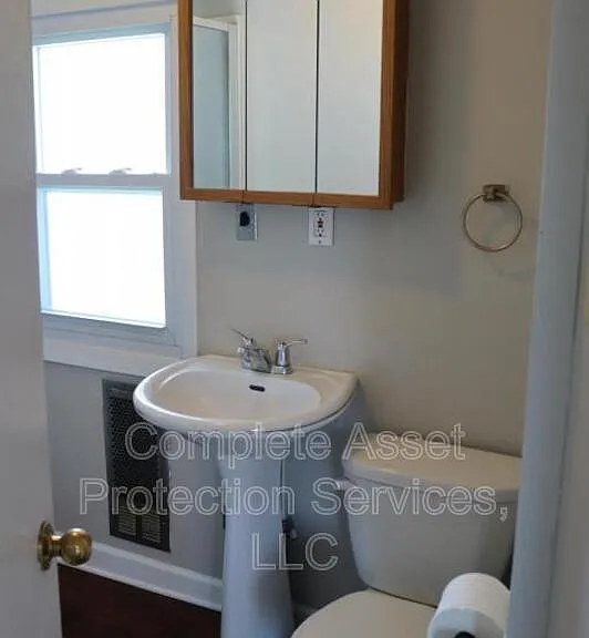 307 Washington St — Photo 13