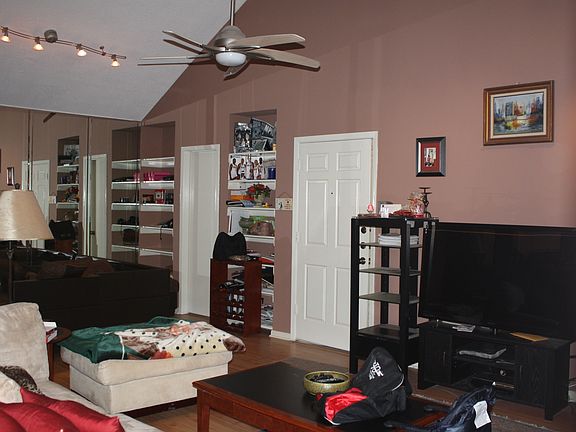 3rd image of 2255 Thousand Oaks Dr APT 308
