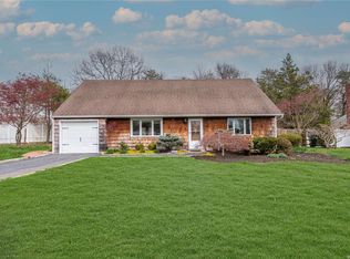 11 Lucille Dr, South Setauket, NY 11720