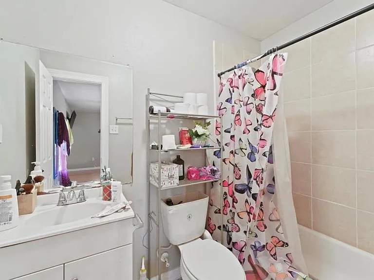 8538 Sunderland Rd #B — Photo 5