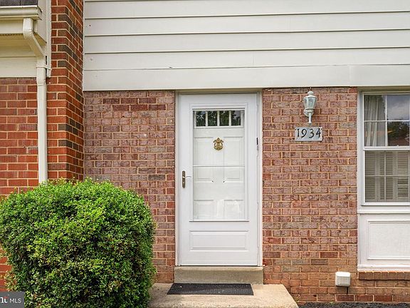 2nd image of 1934 Mariner Ln