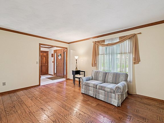 3rd image of 399 Fallriver Dr