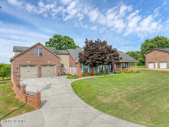 47th image of 449 Foss Rd