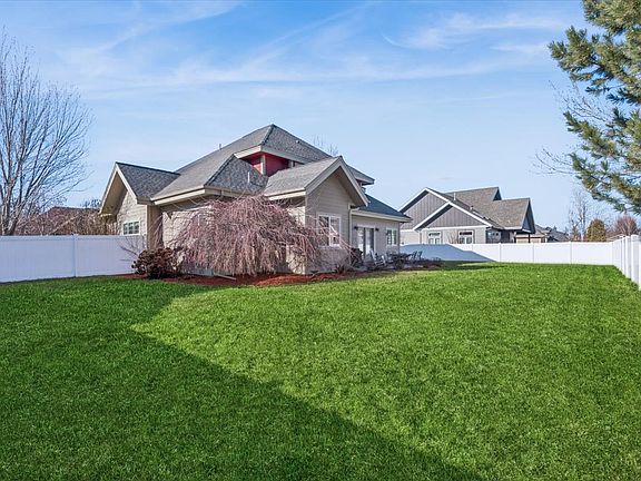 4th image of 44 Glacier Cir