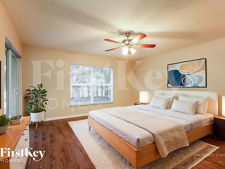 2508 NW 7th St — Photo 11