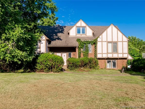 4613 S Skyline Drive, Floyds Knobs, IN 47119