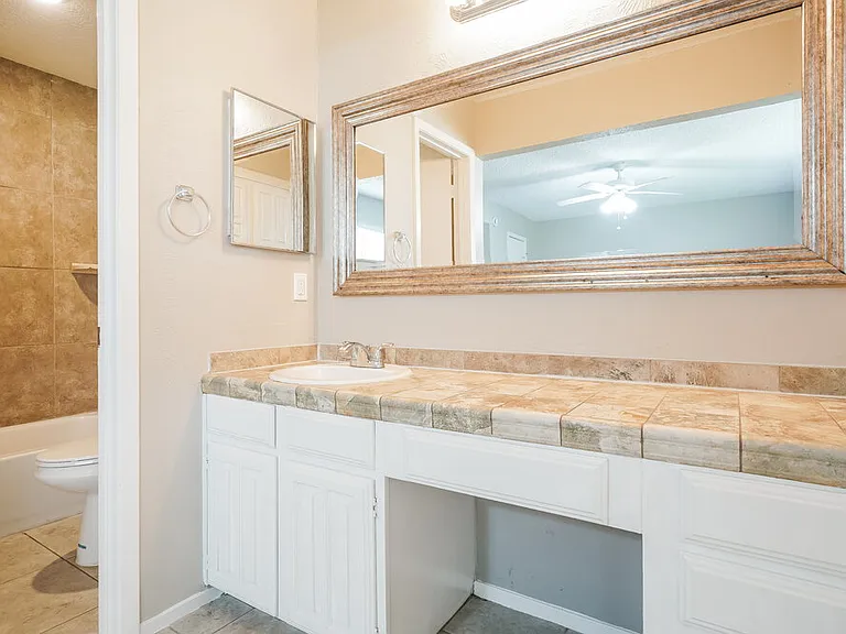 618 Thornwood Trl — Photo 11