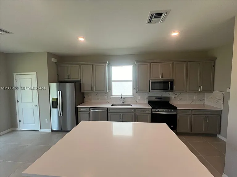 12222 SW Myrtle Oak Dr — Photo 6