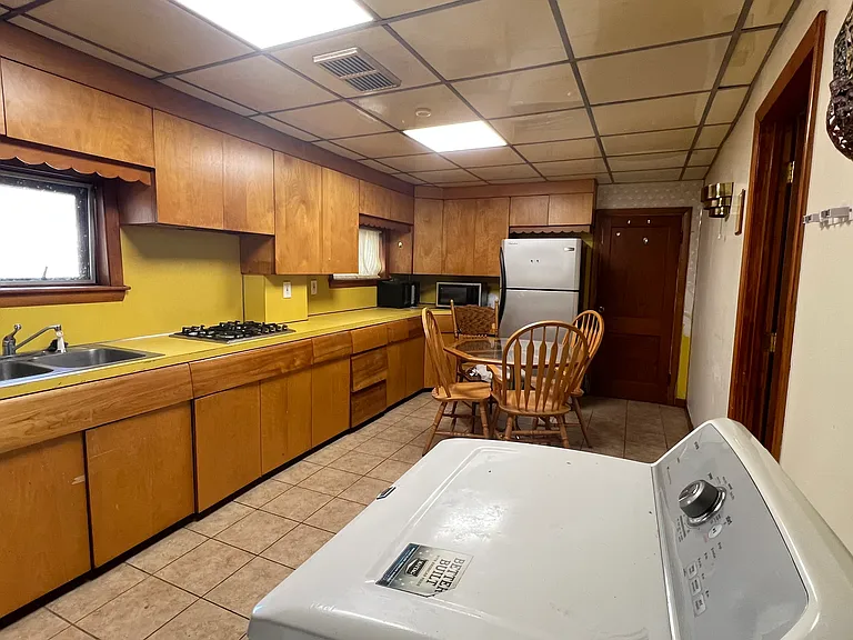 991 Main St #1 — Photo 3