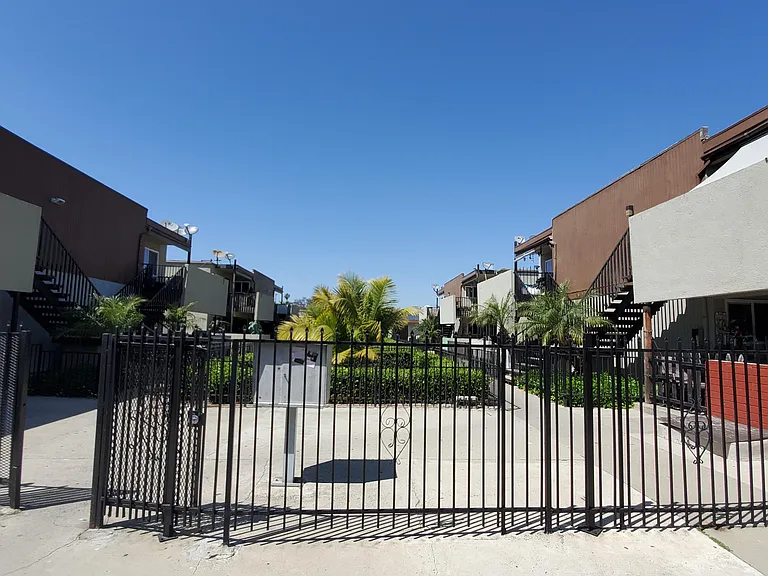 219 E Pearson Ave #1 — Photo 6