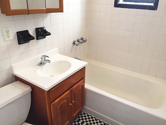 2nd image of 502 Montgomery St