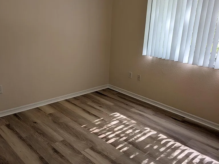 350 Crestwood Cir #201 — Photo 17