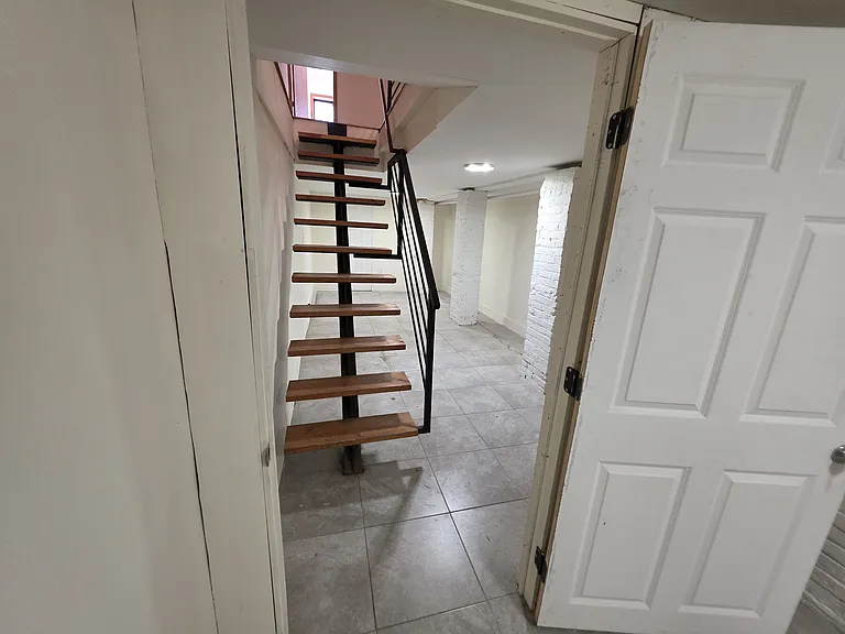 84 George St #1R — Photo 13