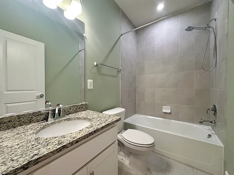 1009 Rockwell Ave — Photo 8