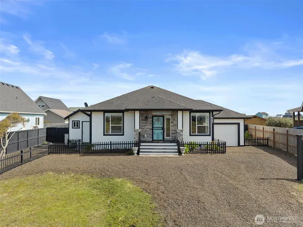 423 S Spinnaker Street SW, Ocean Shores, WA 98569