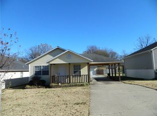 1017 S East St, Rogers, AR 72756