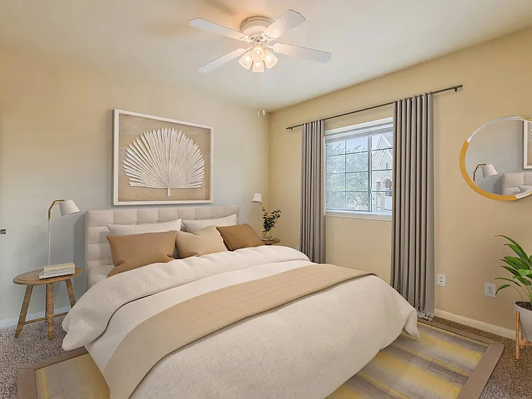 Lakeside Pointe Apartments & Townhomes — Photo 25