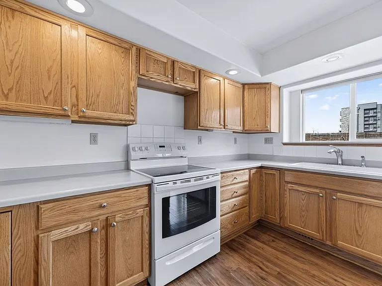 5660 Many Springs Dr — Photo 10