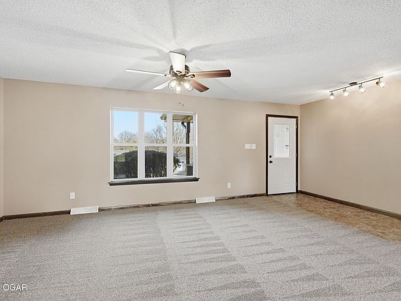 3rd image of 605 Joy St