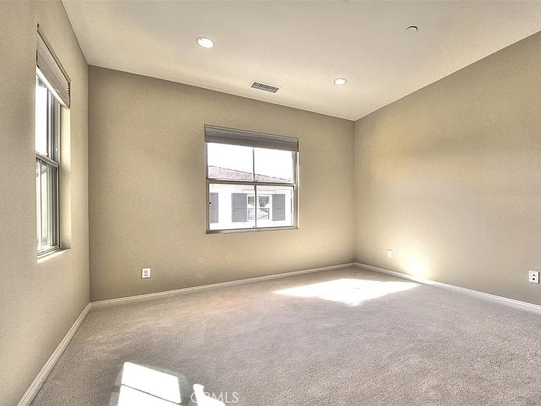 46 Larkfield — Photo 18