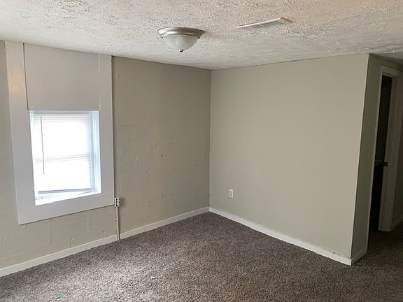 3rd image of 117 W 11th Ave