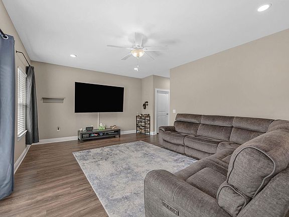 3rd image of 2327 Hadleigh Hills Ct