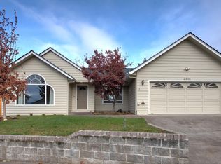 2415 Bell Ct, Medford, OR 97504