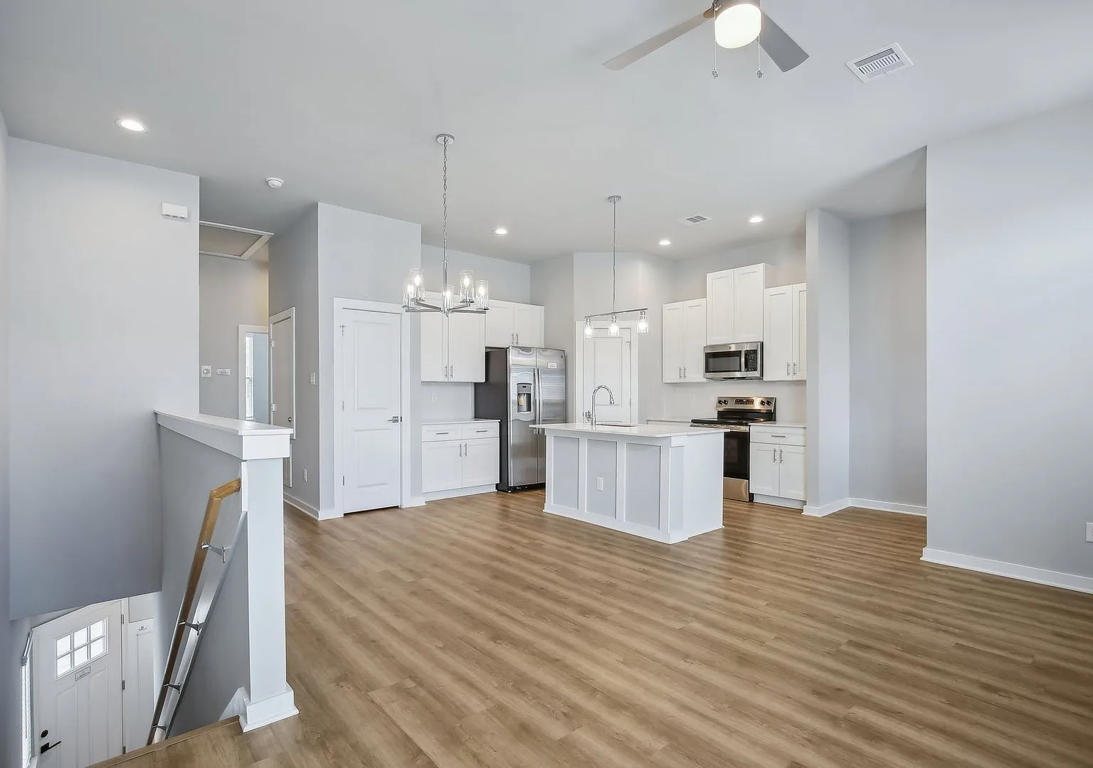 Summit 3Beds | 2Baths — Photo 2
