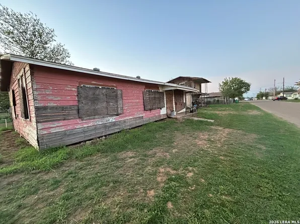 111 SW LANE ST, Cotulla, TX 78014