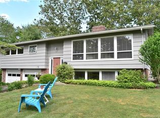 3 Valley View Dr, Niantic, CT 06357
