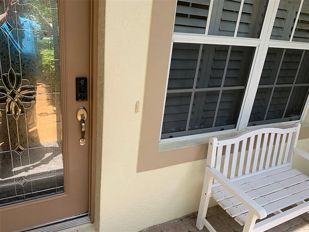 3 bed, 2.0 bath, 1635 sqft, $4,000 — Photo 4