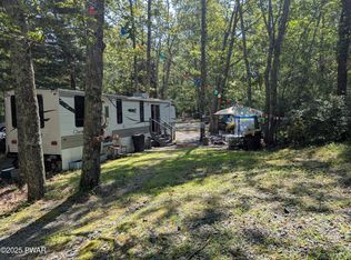 126 Pequest Rd, Shohola, PA 18458