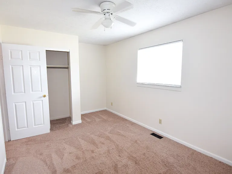 1271 Summit St #1 — Photo 5