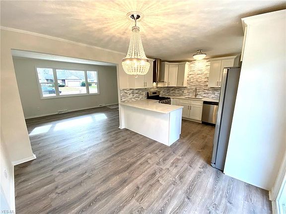 4th image of 26962 Elizabeth Ln