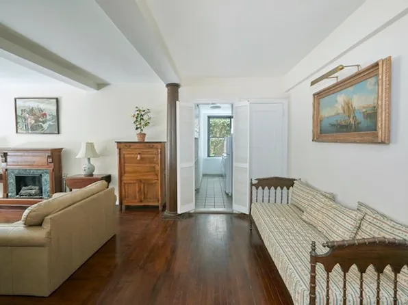 210 East 73rd Street image 5 of 15