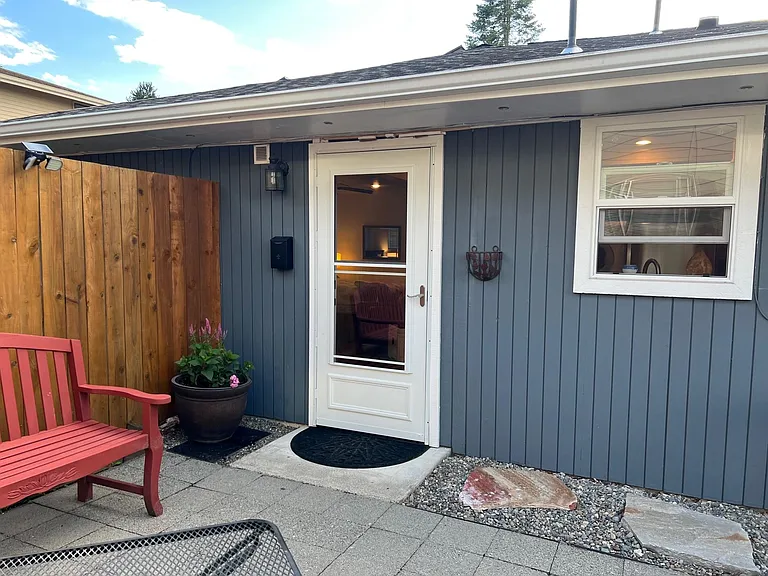 560 Hemlock Way — Photo 10