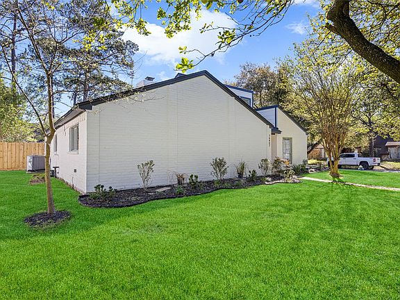 3rd image of 16402 Lobo Ln