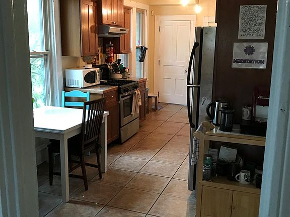 3rd image of 1530 Como Ave SE APT 3
