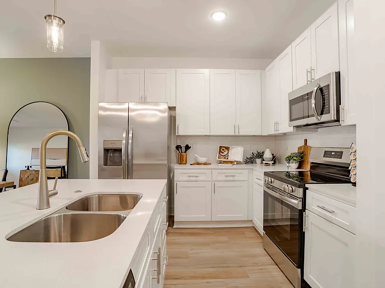 River Rock at Dallas - Meader Kitchen 3