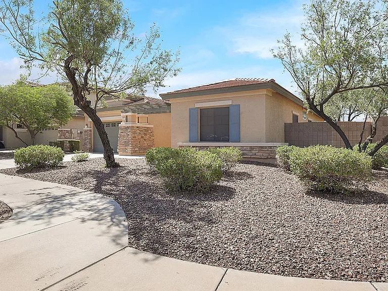 18631 E Swan Dr — Photo 1