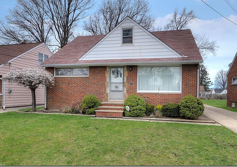 1st image of 26371 Parklane Dr