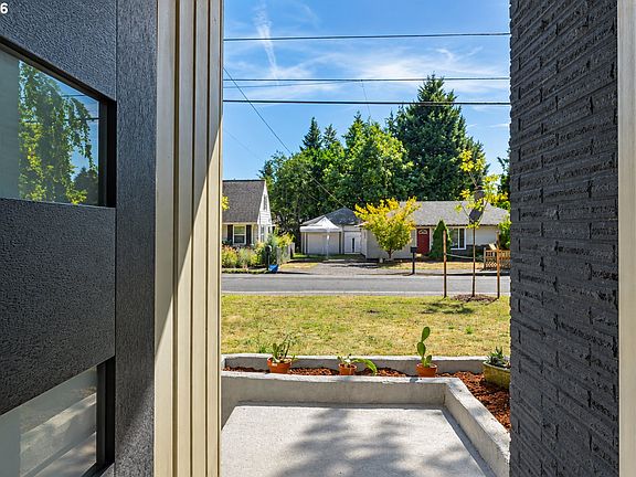 5th image of 12601 SE Market St