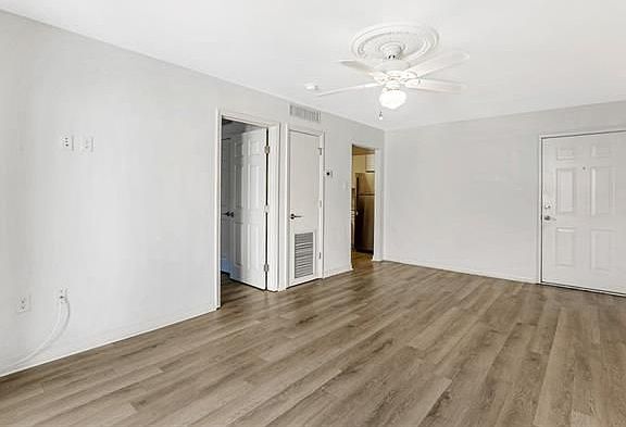 4th image of 1422 Dauphine St APT 7