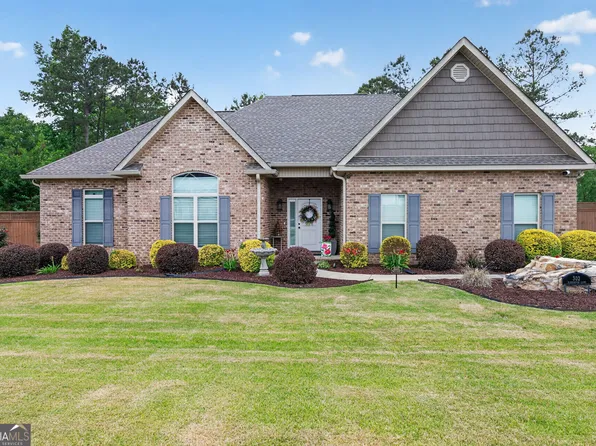 302 Paddington Ln, Lizella, GA 31052