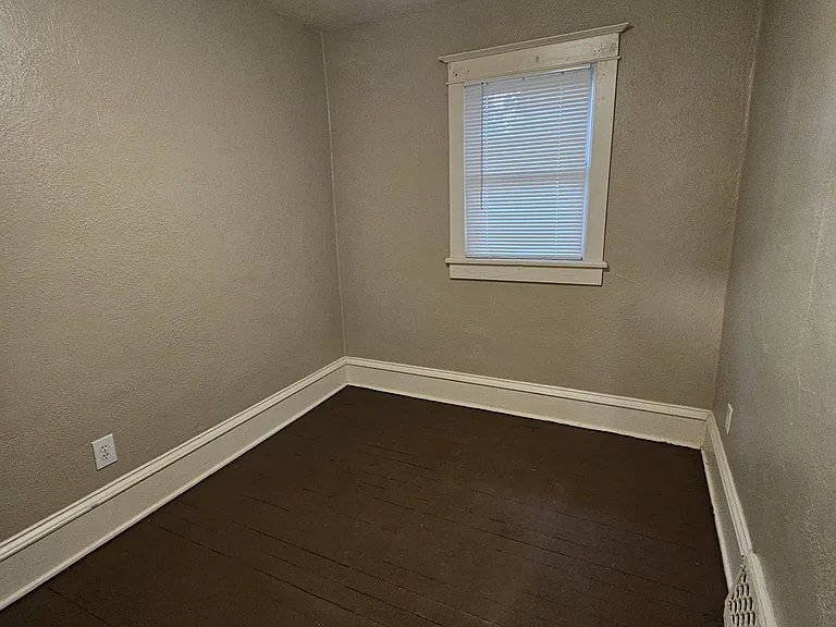 2840 Benton St — Photo 10